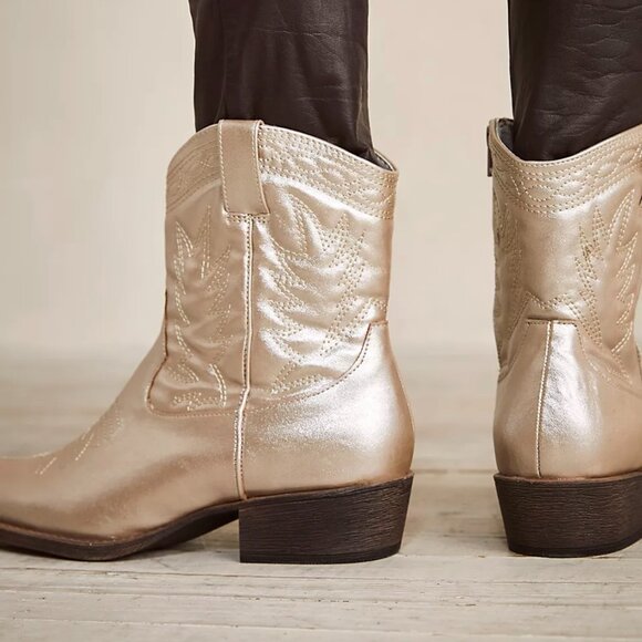 Western Ranch Boots by Coconuts by Matisse @ Free People in Metallic 6.5M NWT - Picture 6 of 9